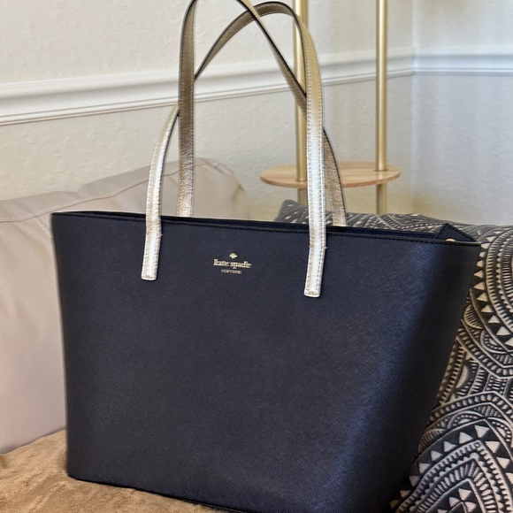 KATE SPADE - Harmony Bennet Place Tote - Large, fits laptop - Black and metallic - Picture 3 of 7